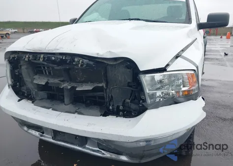 2019 Ram 1500 Classic Tradesman 4X2 6'4 Box z USA, uszkodzony, nr VIN 3C6JR6ATXKG722958